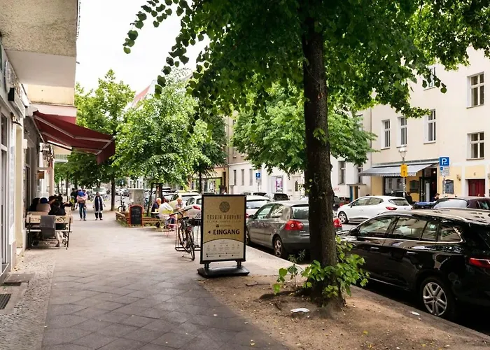 Cosy Three Br Two Bth Ac Self Checkin Street Parking