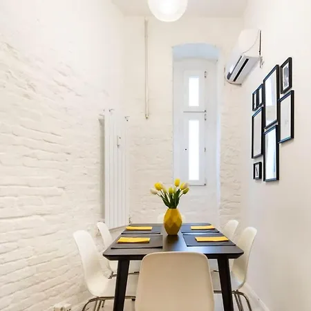 Apartment Cosy Three Br Two Bth Ac Self Checkin Street Parking *