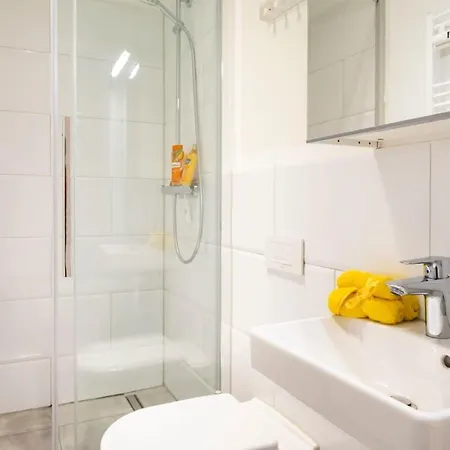 Cosy Three Br Two Bth Ac Self Checkin Street Parking Apartment Berlin