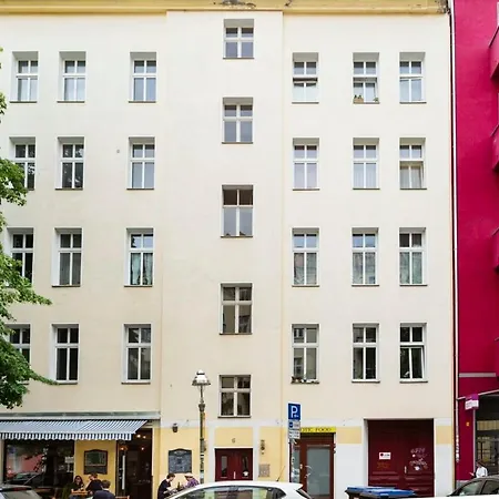 Cosy Three Br Two Bth Ac Self Checkin Street Parking * Berlin