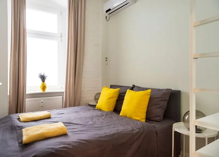 Cosy Three Br Two Bth Ac Self Checkin Street Parking Berlin