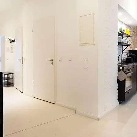 Cosy Three Br Two Bth Ac Self Checkin Street Parking Apartament
